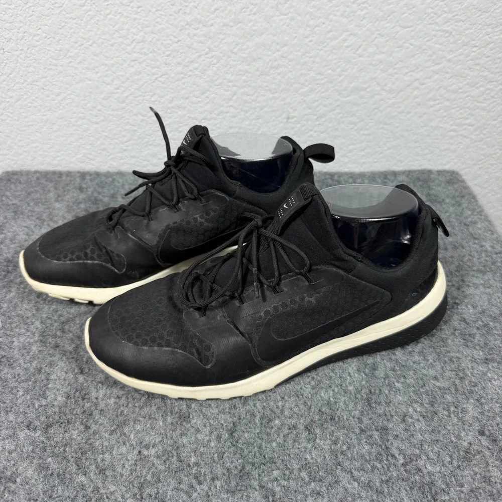 Nike Roshe Two Flyknit Running Shoe Mens 8.5 Medium Black Synthetic EUC